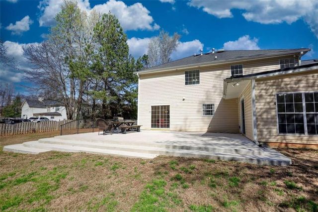 911 Parkplace, Loganville, GA 30052