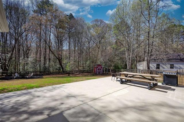 911 Parkplace, Loganville, GA 30052