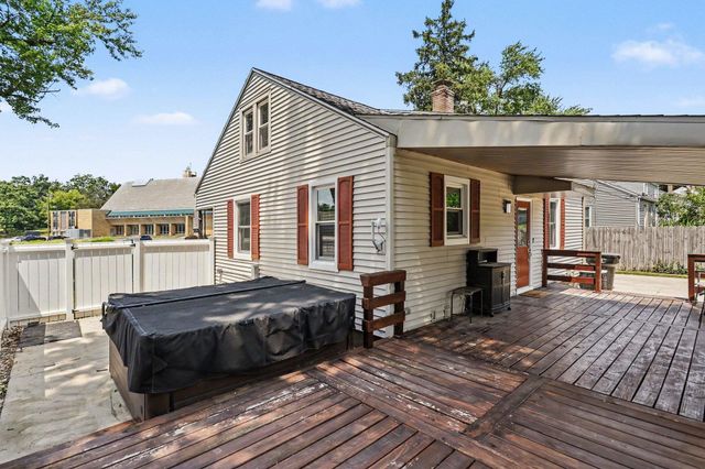 54218 N Ironwood Road, South Bend, IN 46635
