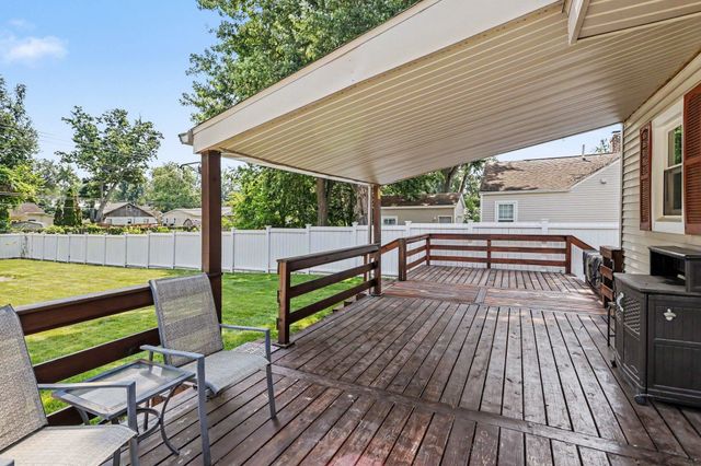 54218 N Ironwood Road, South Bend, IN 46635