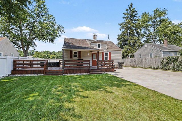 54218 N Ironwood Road, South Bend, IN 46635