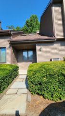 30 Twin Oaks 30, New Milford, CT 06776