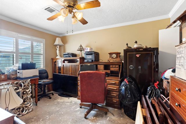 102 Parliament Drive, Houston, TX 77034