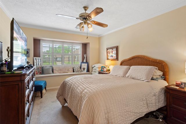 102 Parliament Drive, Houston, TX 77034