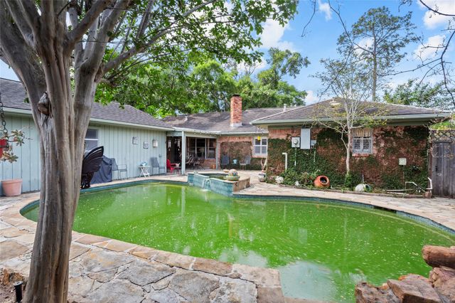 102 Parliament Drive, Houston, TX 77034