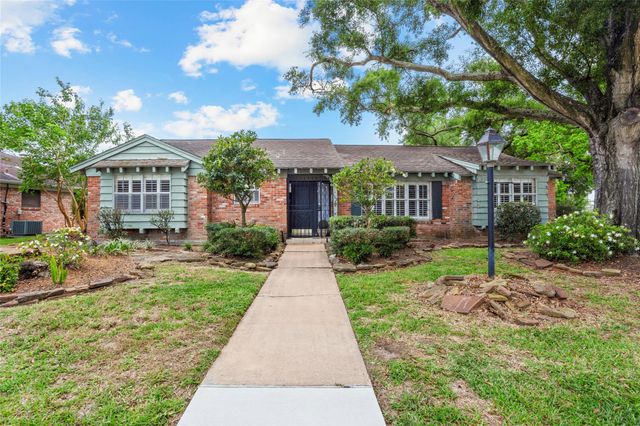 102 Parliament Drive, Houston, TX 77034