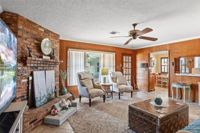 102 Parliament Drive, Houston, TX 77034