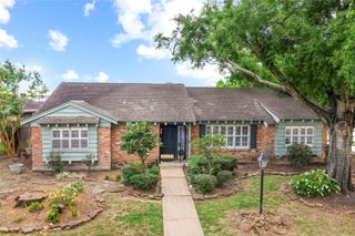 102 Parliament Drive, Houston, TX 77034