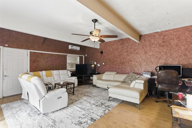 1701 Creekway Drive, Lewisville, TX 75067