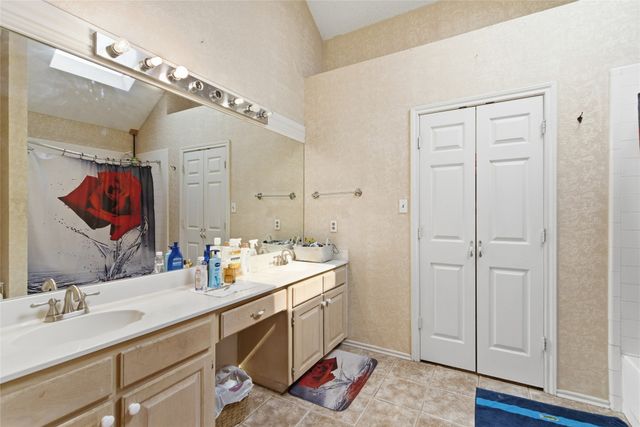 1701 Creekway Drive, Lewisville, TX 75067