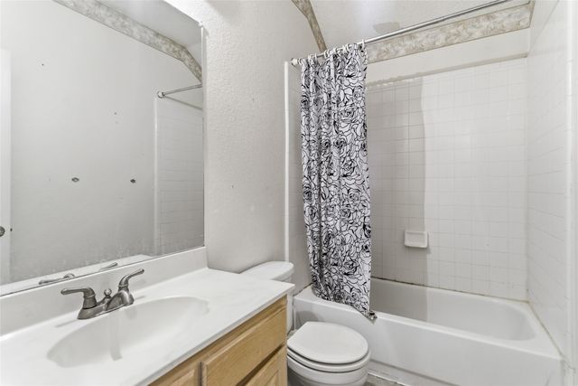 1701 Creekway Drive, Lewisville, TX 75067