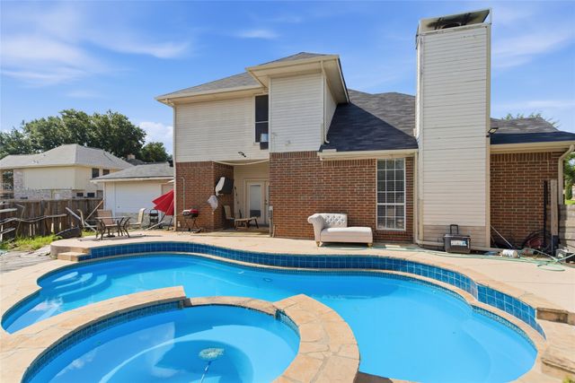 1701 Creekway Drive, Lewisville, TX 75067