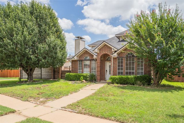 1701 Creekway Drive, Lewisville, TX 75067
