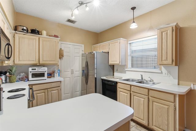 1701 Creekway Drive, Lewisville, TX 75067