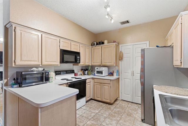 1701 Creekway Drive, Lewisville, TX 75067
