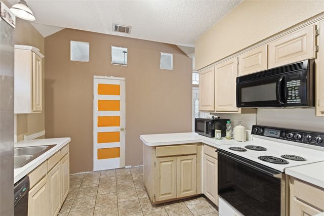 1701 Creekway Drive, Lewisville, TX 75067