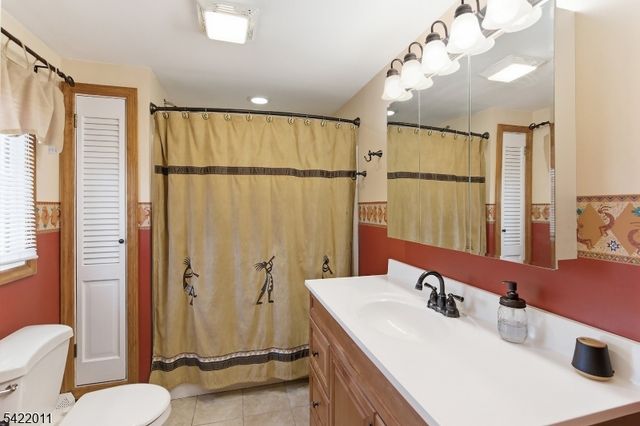 8 Woodlot Rd, Wayne Twp., NJ 07470