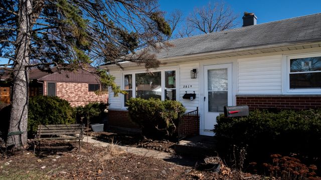 2814 Cardinal Drive, Rolling Meadows, IL 60008