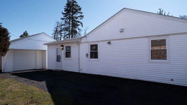 2814 Cardinal Drive, Rolling Meadows, IL 60008