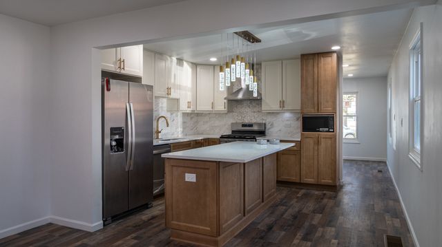 2814 Cardinal Drive, Rolling Meadows, IL 60008