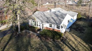 2814 Cardinal Drive, Rolling Meadows, IL 60008