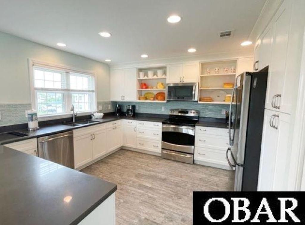 Image 8 of property listing at 139 S Spinnaker Court Lot 30, Duck, NC 27949