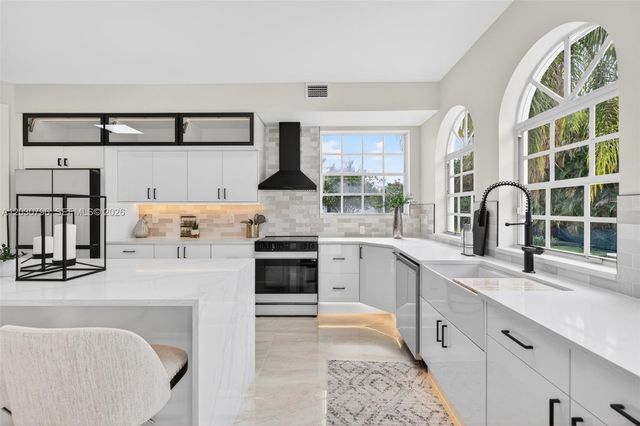 12360 SW 1st Street, Plantation, FL 33325
