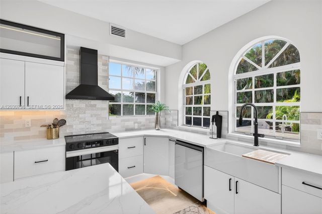 12360 SW 1st Street, Plantation, FL 33325