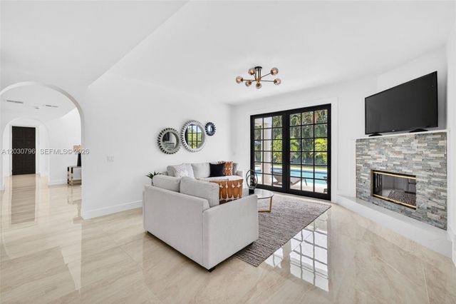 12360 SW 1st Street, Plantation, FL 33325