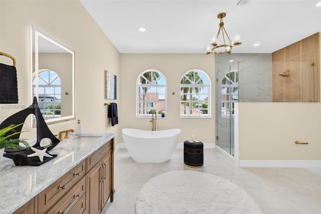 12360 SW 1st Street, Plantation, FL 33325