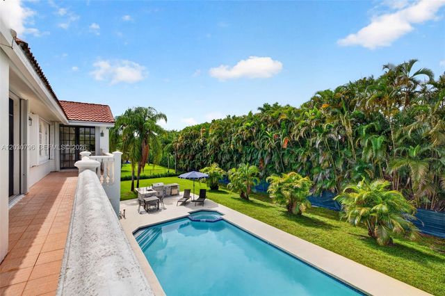 12360 SW 1st Street, Plantation, FL 33325