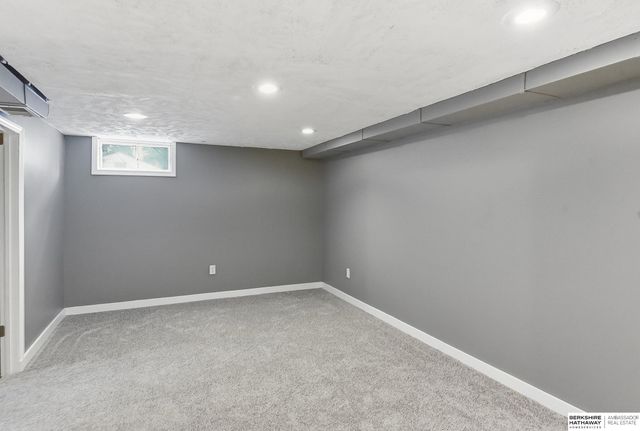 6318 Manderson Street, Omaha, NE 68104