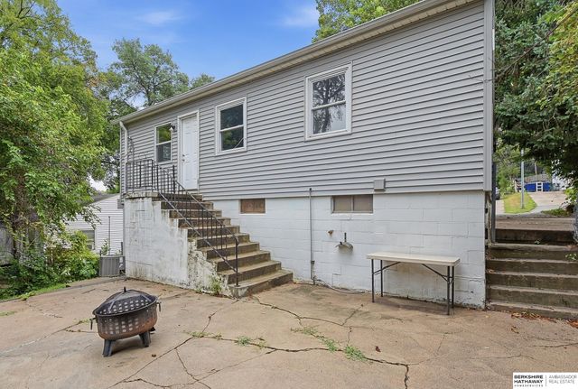 6318 Manderson Street, Omaha, NE 68104