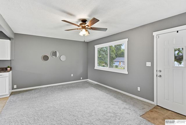 6318 Manderson Street, Omaha, NE 68104
