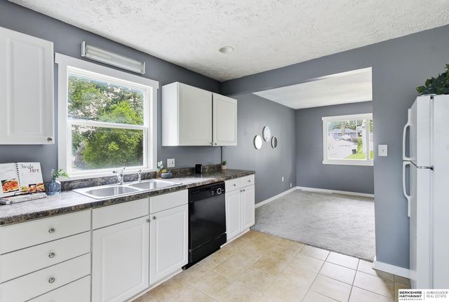 6318 Manderson Street, Omaha, NE 68104