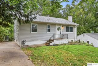 6318 Manderson Street, Omaha, NE 68104