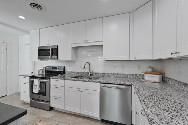3237 Jamaica Dr, Corpus Christi, TX 78418