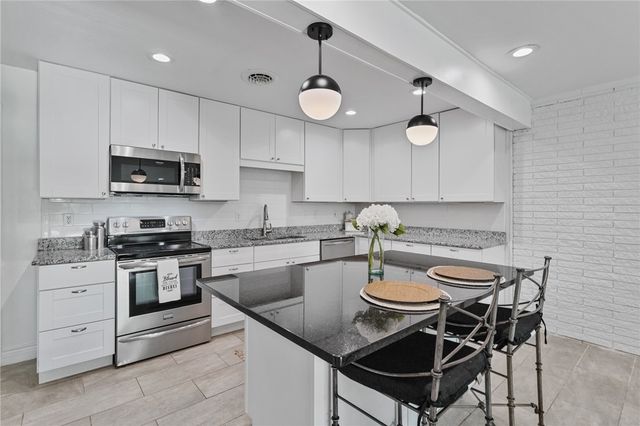 3237 Jamaica Dr, Corpus Christi, TX 78418
