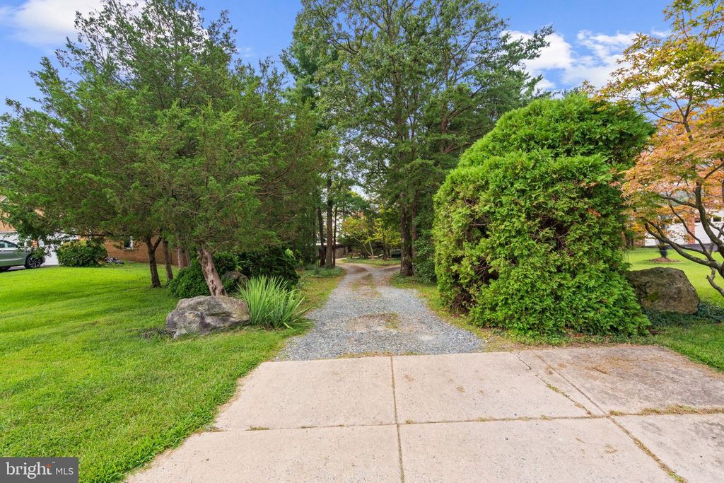 10260 NOLAN DR, Rockville, MD 20850