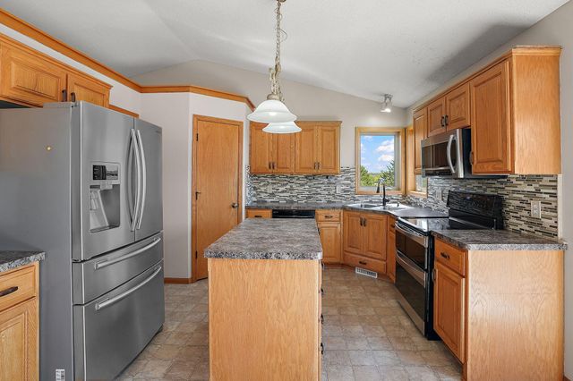 9114 190th Avenue NW, Nowthen, MN 55330