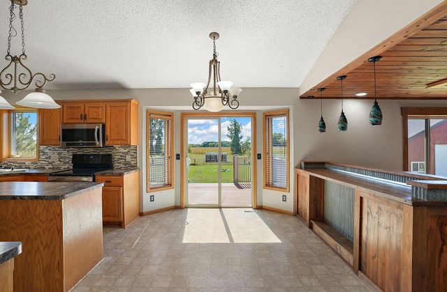 9114 190th Avenue NW, Nowthen, MN 55330