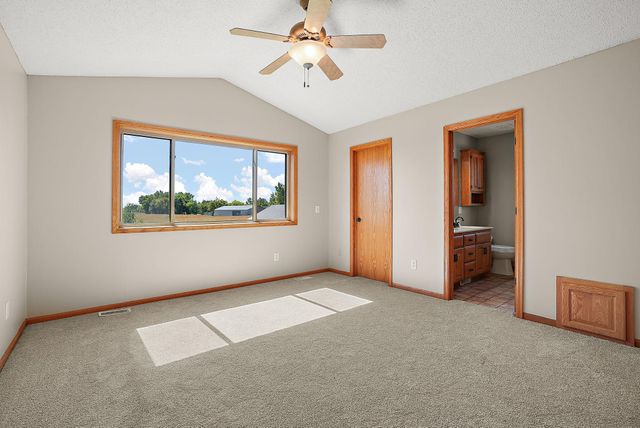 9114 190th Avenue NW, Nowthen, MN 55330