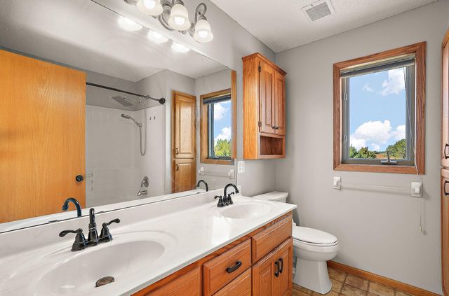 9114 190th Avenue NW, Nowthen, MN 55330