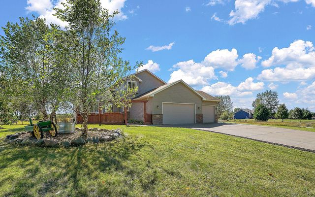 9114 190th Avenue NW, Nowthen, MN 55330