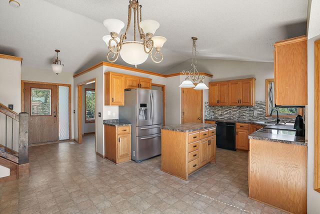 9114 190th Avenue NW, Nowthen, MN 55330