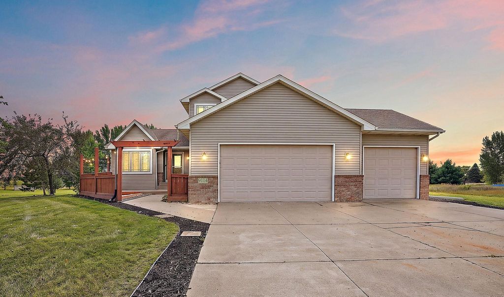 9114 190th Avenue NW, Nowthen, MN 55330 — exterior