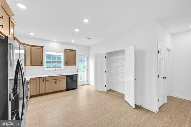2473 ARTESIAN WAY, Lancaster, PA 17601