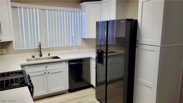 830 CARNEGIE Street 513, Henderson, NV 89052