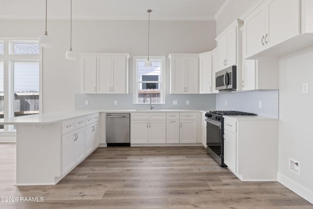 242 Jagged Grove Lane, Youngsville, LA 70592