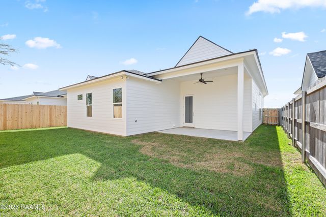 242 Jagged Grove Lane, Youngsville, LA 70592